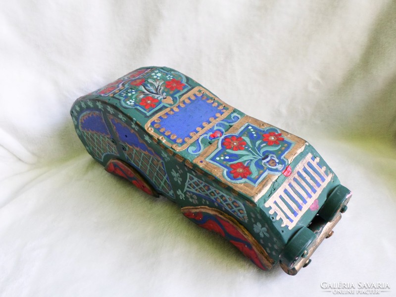 Large hand-painted Indian car ornament 30 cm
