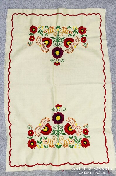 Beautiful handmade tablecloth Kalocsa pattern pale yellow base 59x38 cm Óbuda v posta
