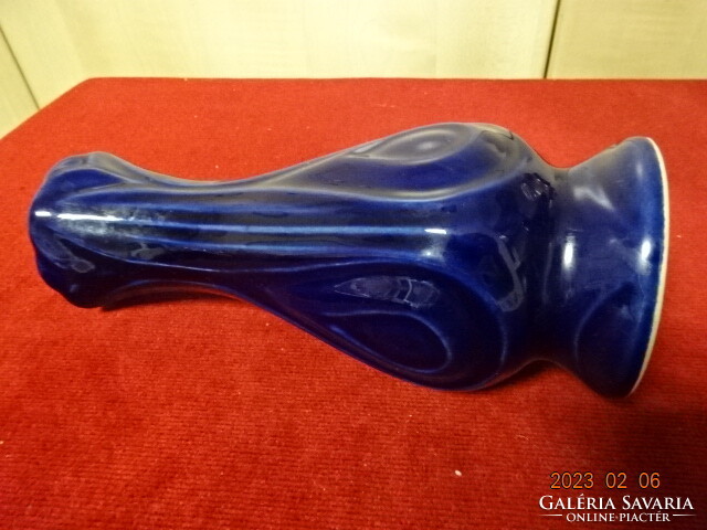 Kobalt kék mázas kerámia váza, magassága 19,5 cm. Jókai.