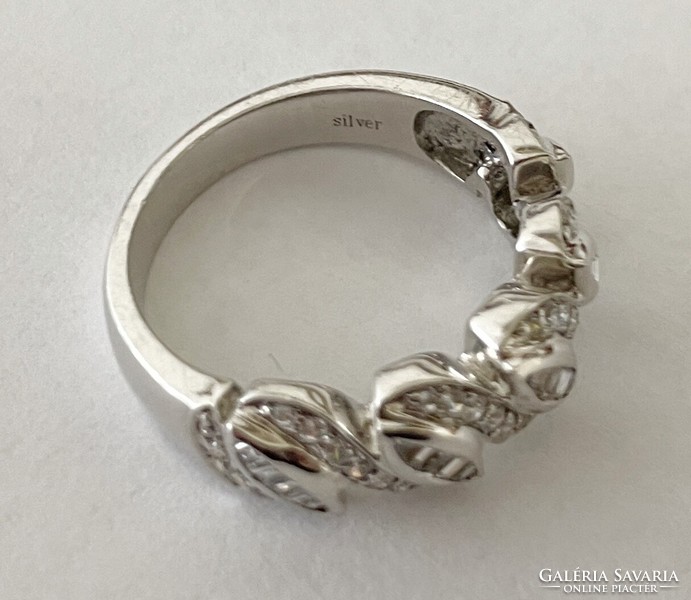 Pretty, thick silver ring with glasses