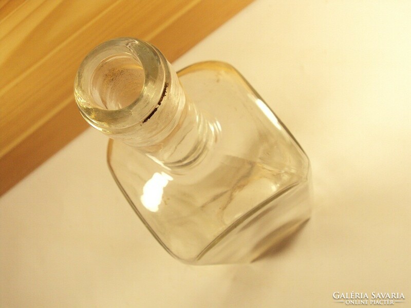 Régi antik üveg palack szögletes, pincetok jellegű - 1 literes