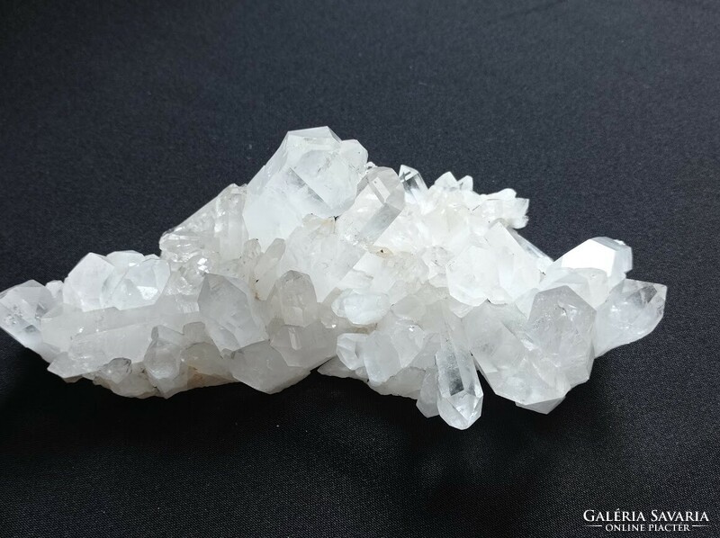 Hegyikristály ásvány telep 575 Gr.