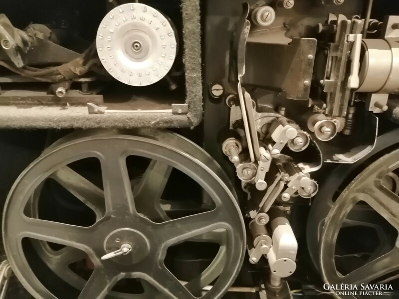 Antik mozi filmvetítőgép, 1920as évek, gyönyörű, ritka és hatalmas.