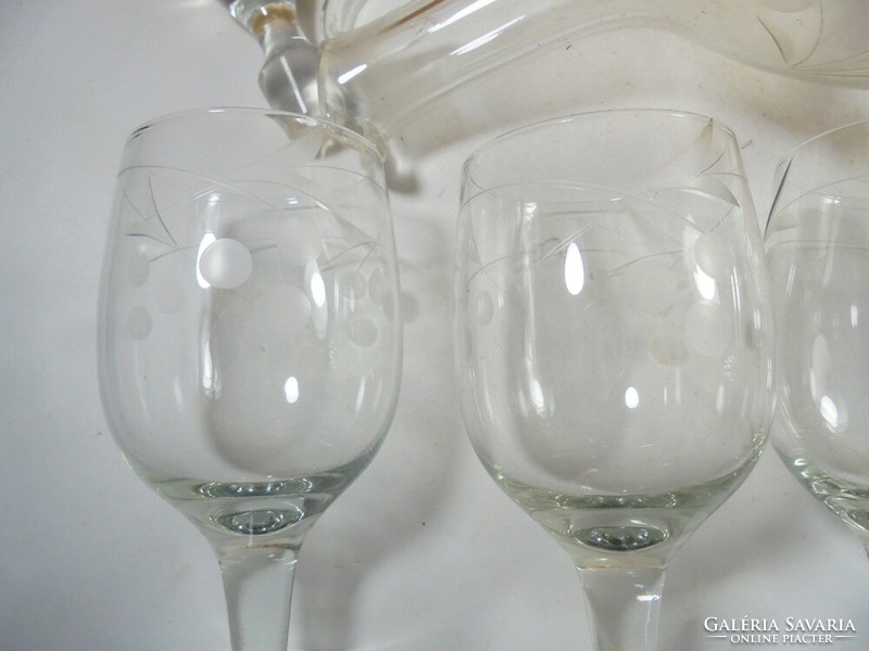 Retro polished flower, leaf pattern 4 glass wine glasses and pouring glass with stopper