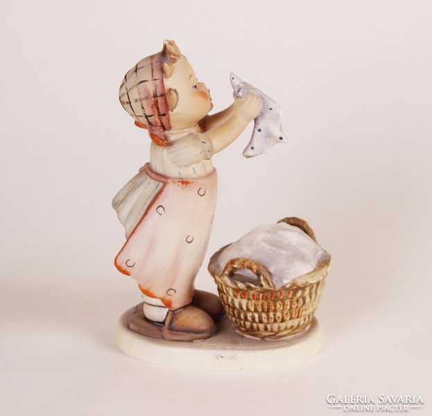 Wash day - 14.5 cm hummel / goebel porcelain figure