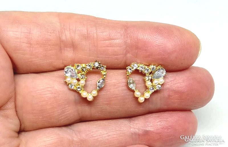 Heart gold-plated earrings with pearls and crystals