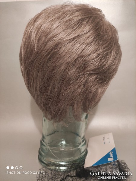 High quality lofty lina 108 women's wig in new condition in box, at least two available