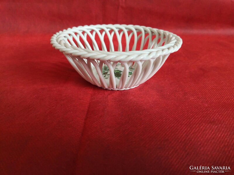 Herend Indian basket pattern bowl with woven sides, offering