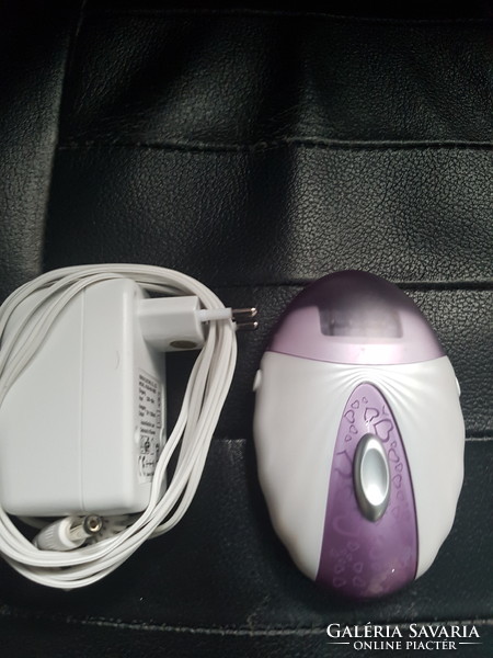 Women's electric shaver and hair removal device aeg.