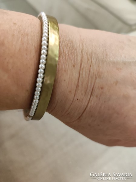 Bronze bracelet with pearls