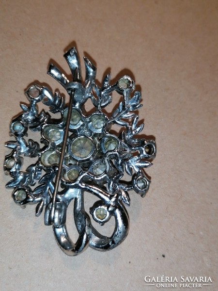 Old brooch with iridescent rhinestones (154)