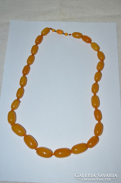 Bakelite necklace 03