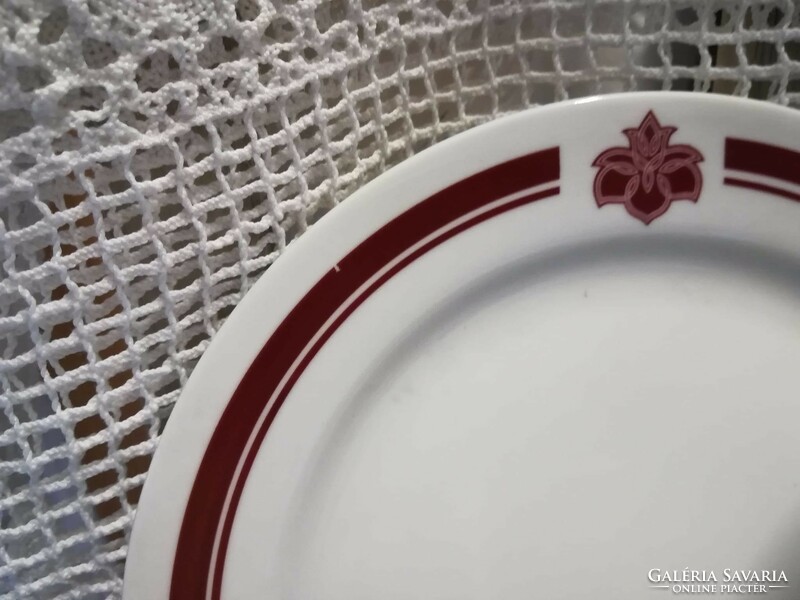 Zsolnay cake plate