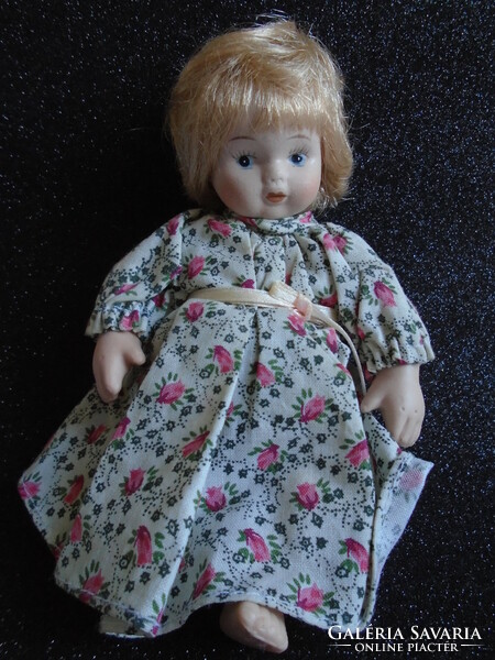 Old porcelain doll 15.5 Cm.