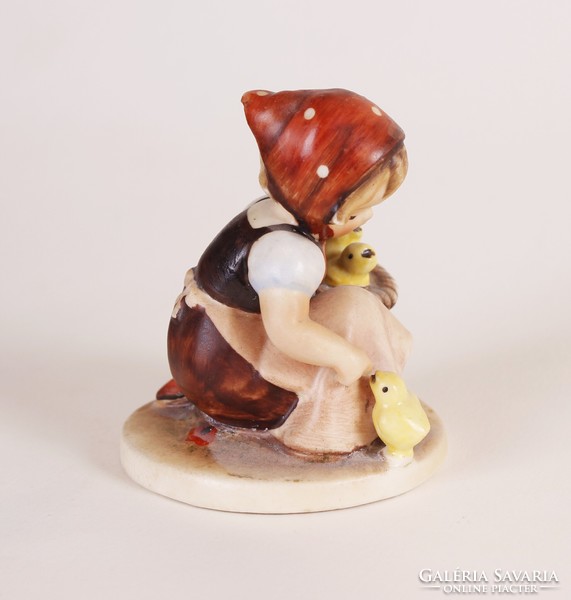 Csibés lány (Chick girl) - 9 cm-es Hummel / Goebel porcelán figura