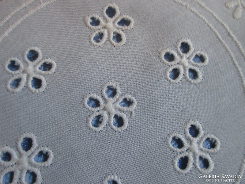 8 beautiful machine-embroidered tablecloths, handwork