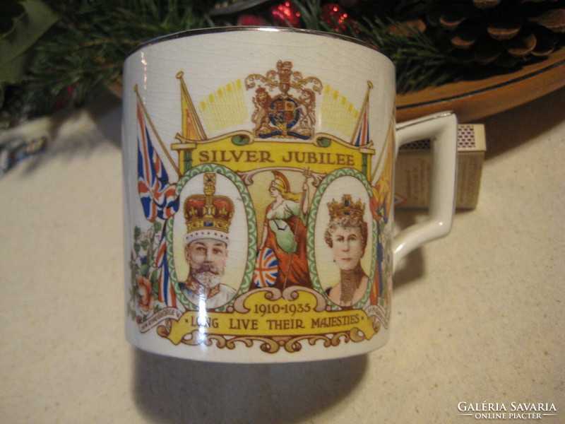 Angol királyi pár  emlék csésze , régi ,   V. György  és felesége  1910 - 1936 .