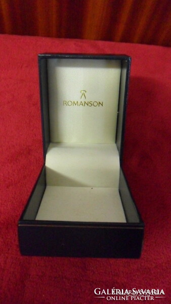 Romanson óratartó doboz nagyon szép állapotú.9.5 X 7.5 X 6 cm