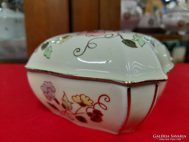 Zsolnay hand painted butterfly pattern, porcelain box, bonbonier, jewelry holder.
