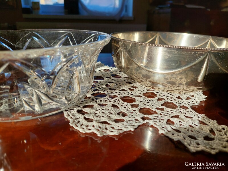 Silver bowl with polished glass insert