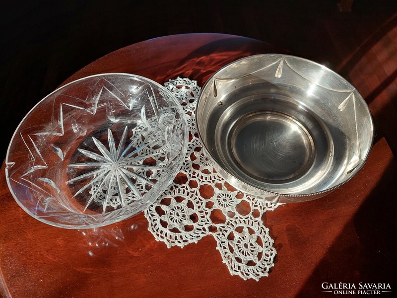 Silver bowl with polished glass insert