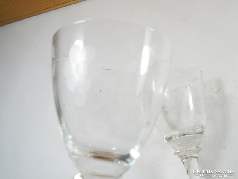 Régi retro üveg röviditalos pohár csiszolt szőlő mintás 2 db