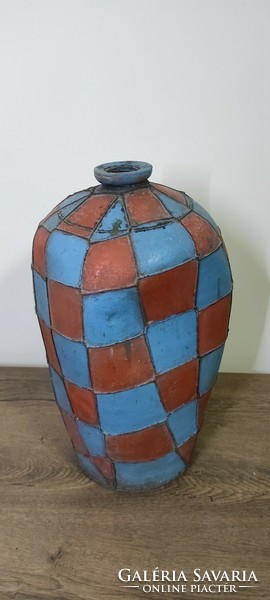 Oil-resistant ceramic