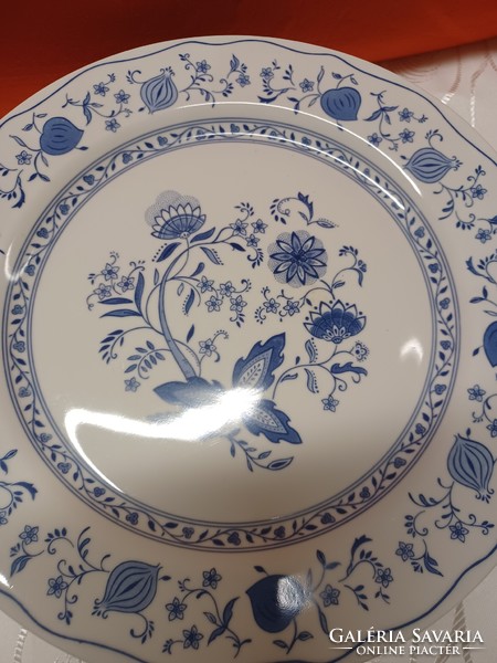 Meisseni kék hagyma mintás , olasz porcelán tányérok és tál. 19 db