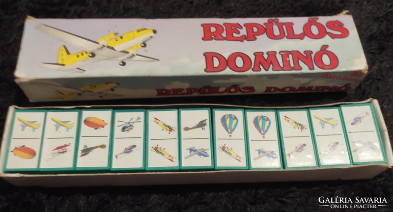 Retro flying dominoes from the 90s, complete with 55 pieces