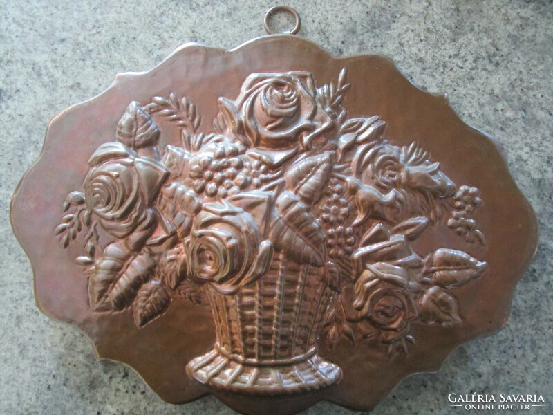 Giant 39 cm Biedermeier brass copper pastry baking dish flower basket sharp contour museum confectionery