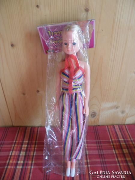 Rare retro 80s - 90s betty teen doll m&c, new, unopened -