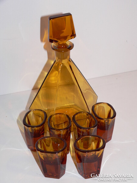 Borostyánszínű üveg likőröskészlet olcsón eladó