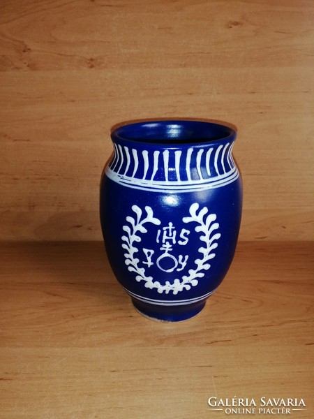 Marked ceramic vase 15 cm high (22/d)