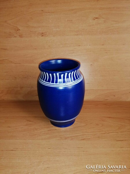 Marked ceramic vase 15 cm high (22/d)