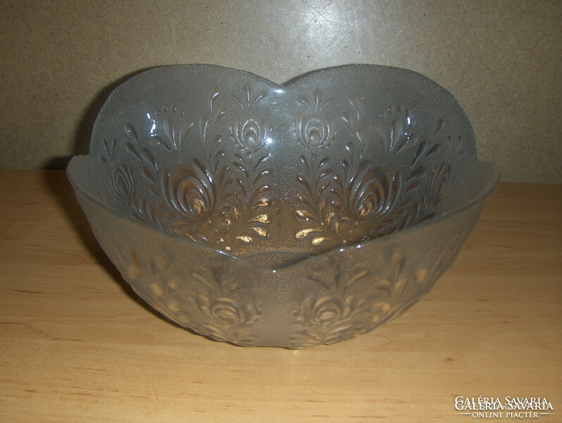 Large bay glass serving centerpiece