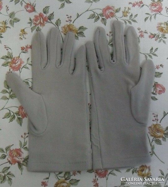 Old light gray women's gloves with thinner material., For narrow hands.