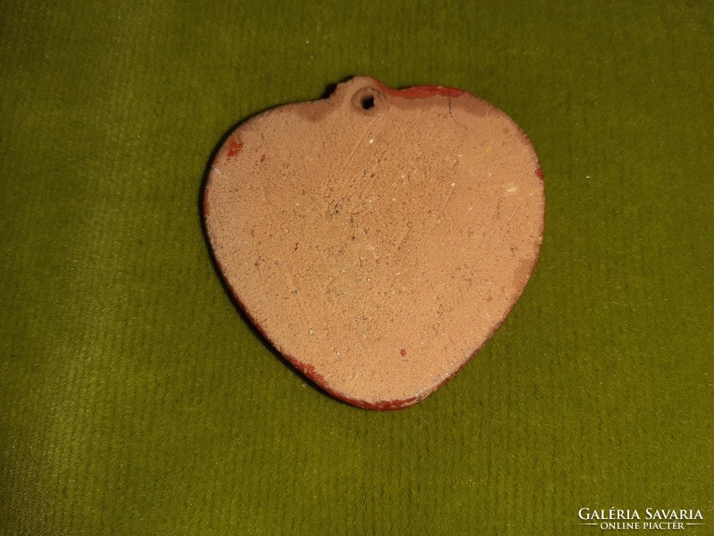 Kerámia szív alakú vallási medál
