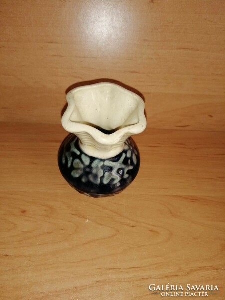 Small glazed ceramic vase 7.5 cm high (28/d)