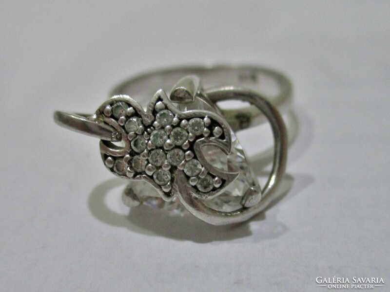 Szépséges díszes fehér köves ezüstgyűrű