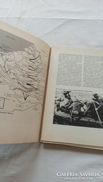 A.J. P taylor picture chronicle of the second world war book