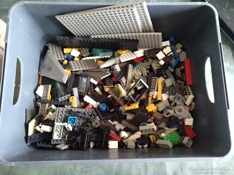 Remanufactured lego, 3.5 kg, in a starwars box, negotiable
