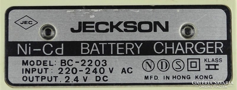 1L673 Jeckson akkumulátor töltő dobozában