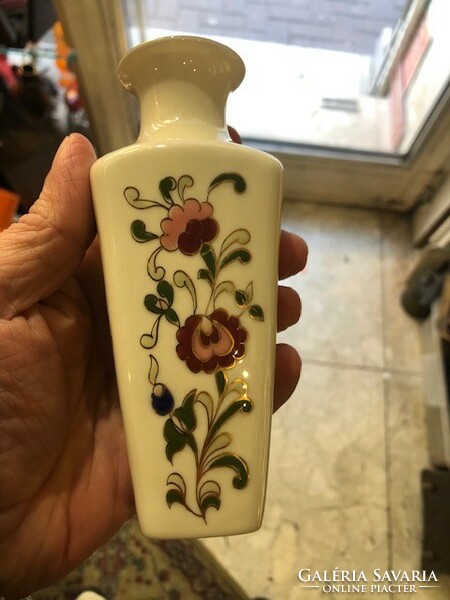 Zsolnay porcelain vase, 14 cm high, perfect piece.