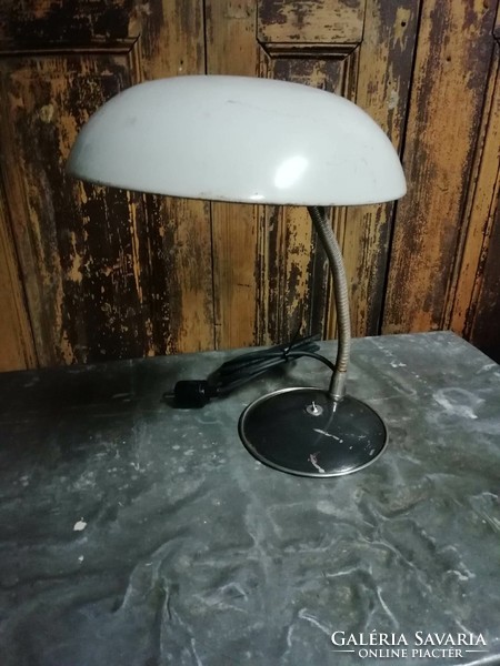 Íróasztali lámpa, 1950-es 60-as évekből, szerintem szarvasi, gégenyakas patinás lámpa, Kaiser jelleg