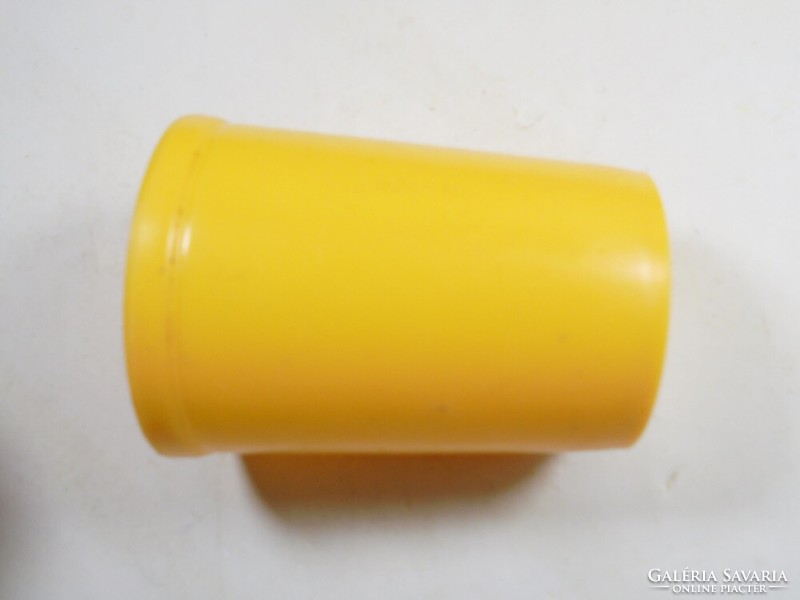 Retro old yellow plastic bathroom toothbrush cup - circa 1970s