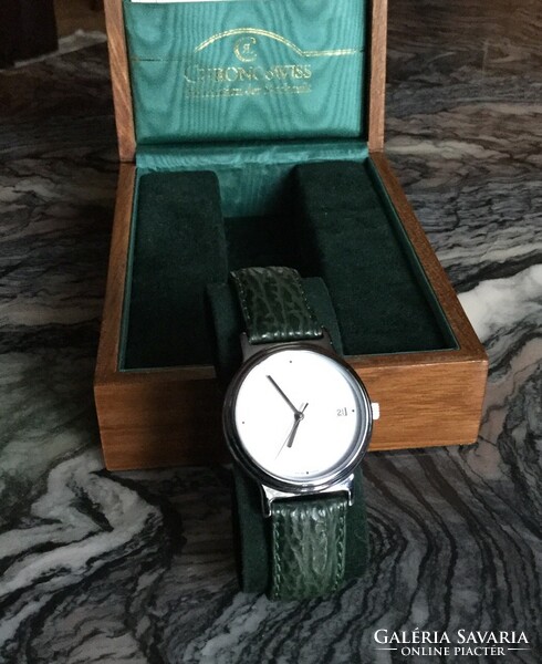 Branded automatic Swiss watch in box with lizard skin strap in unused condition for sale!