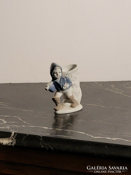 GDR porcelán kisfiú -- fiú figura