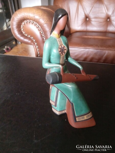 Art deco ceramic figure! / Girl playing music /