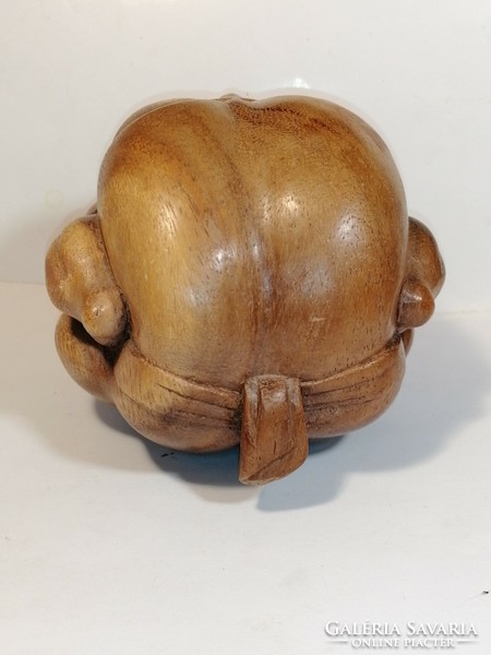 Carved wooden statue of a crying butha (913)