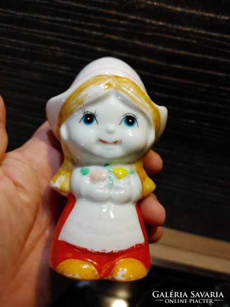 Porcelain little girl bush